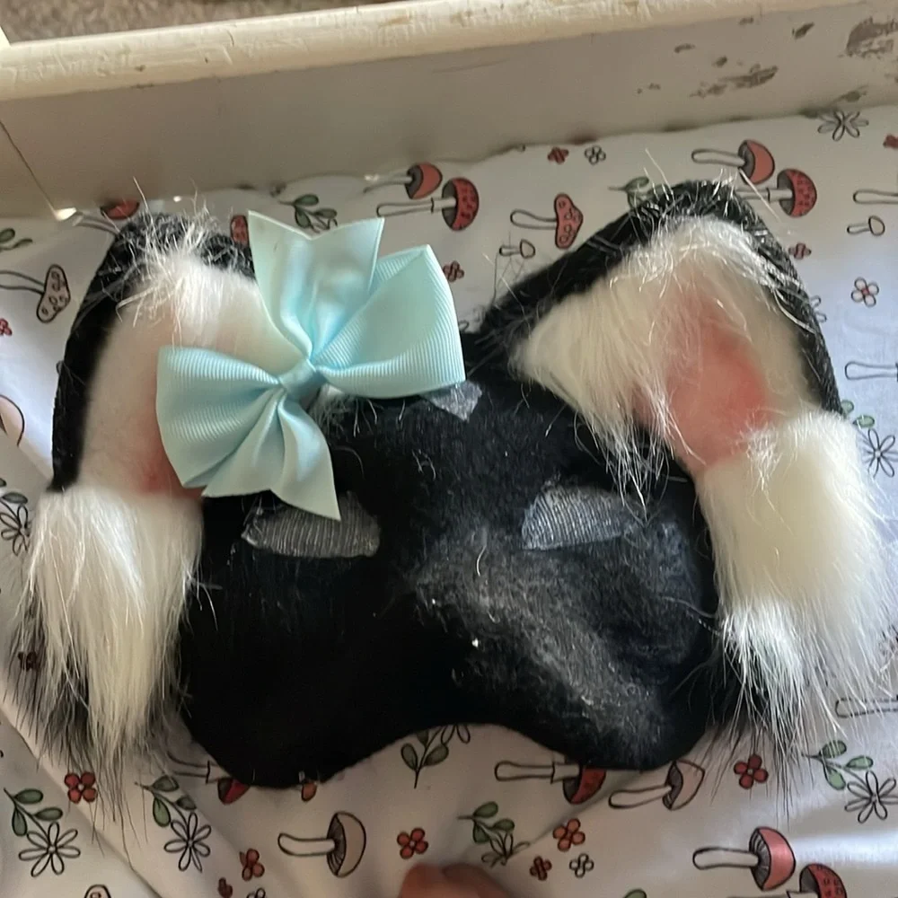 Feline mask!! New mask|cat| w/clip on bow accessory! Vision is clear! Durable!!!